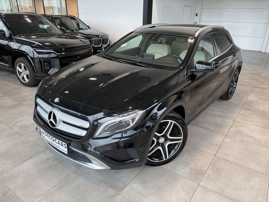 Mercedes-Benz GLA 200 AMG velgen / Panoramisch dak / Naviga, Auto's, Automaat, Zwart, 5 zetels, 5 deurs