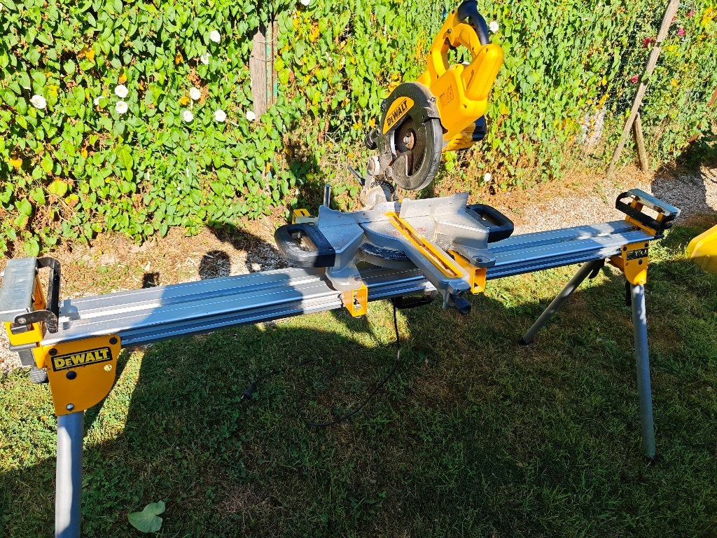 DEWALT  afkortzaag met onderstel, Ophalen, Gebruikt, 70 mm of meer, Dewalt
