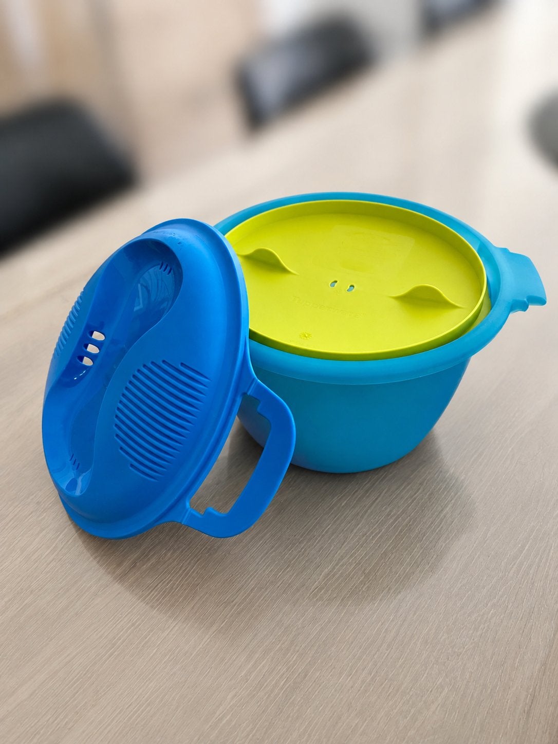 Tupperware Rijstmaker – zeer goede staat, Huis en Inrichting, Keuken | Tupperware, Ophalen, Zo goed als nieuw, Blauw