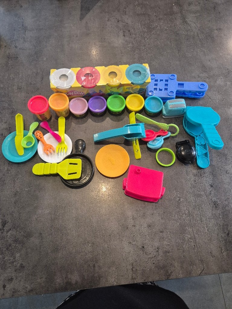Playdoh setje met eten/ontbijt, Ophalen, Zo goed als nieuw