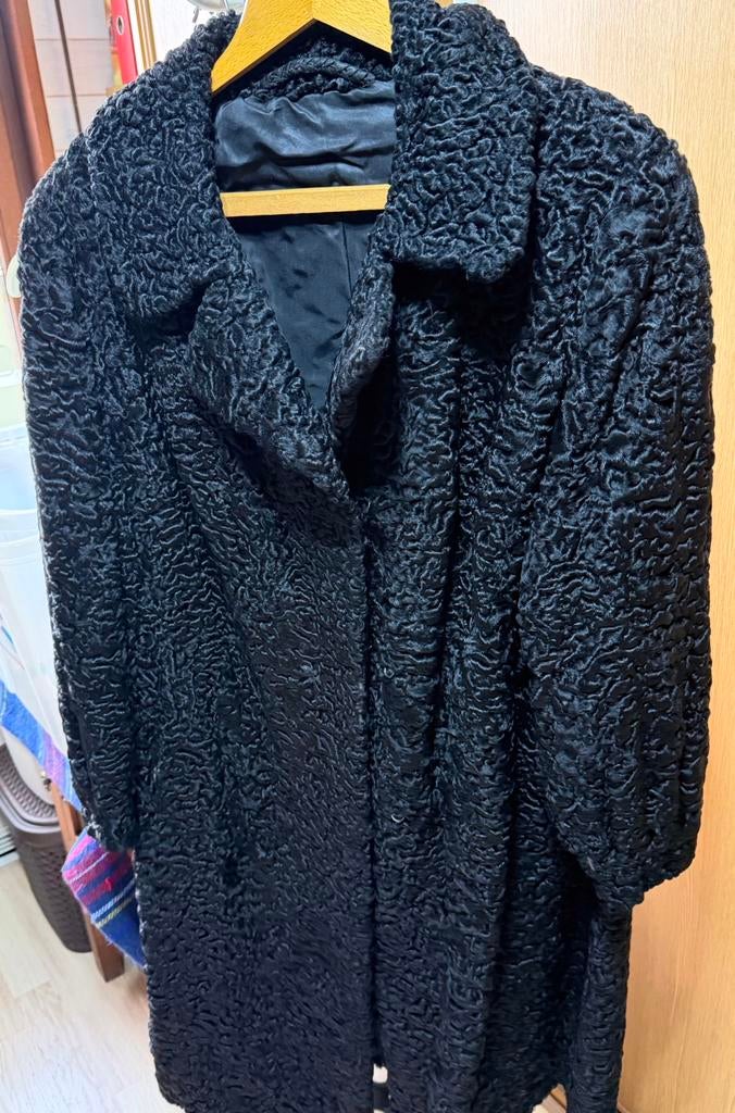 Manteau astragan, Ophalen, Zo goed als nieuw