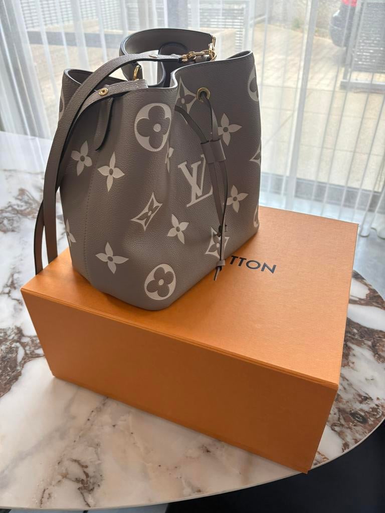 Authentieke louis vuitton neo impreinte, Handtassen en Accessoires, Tassen | Damestassen, Ophalen, Zo goed als nieuw