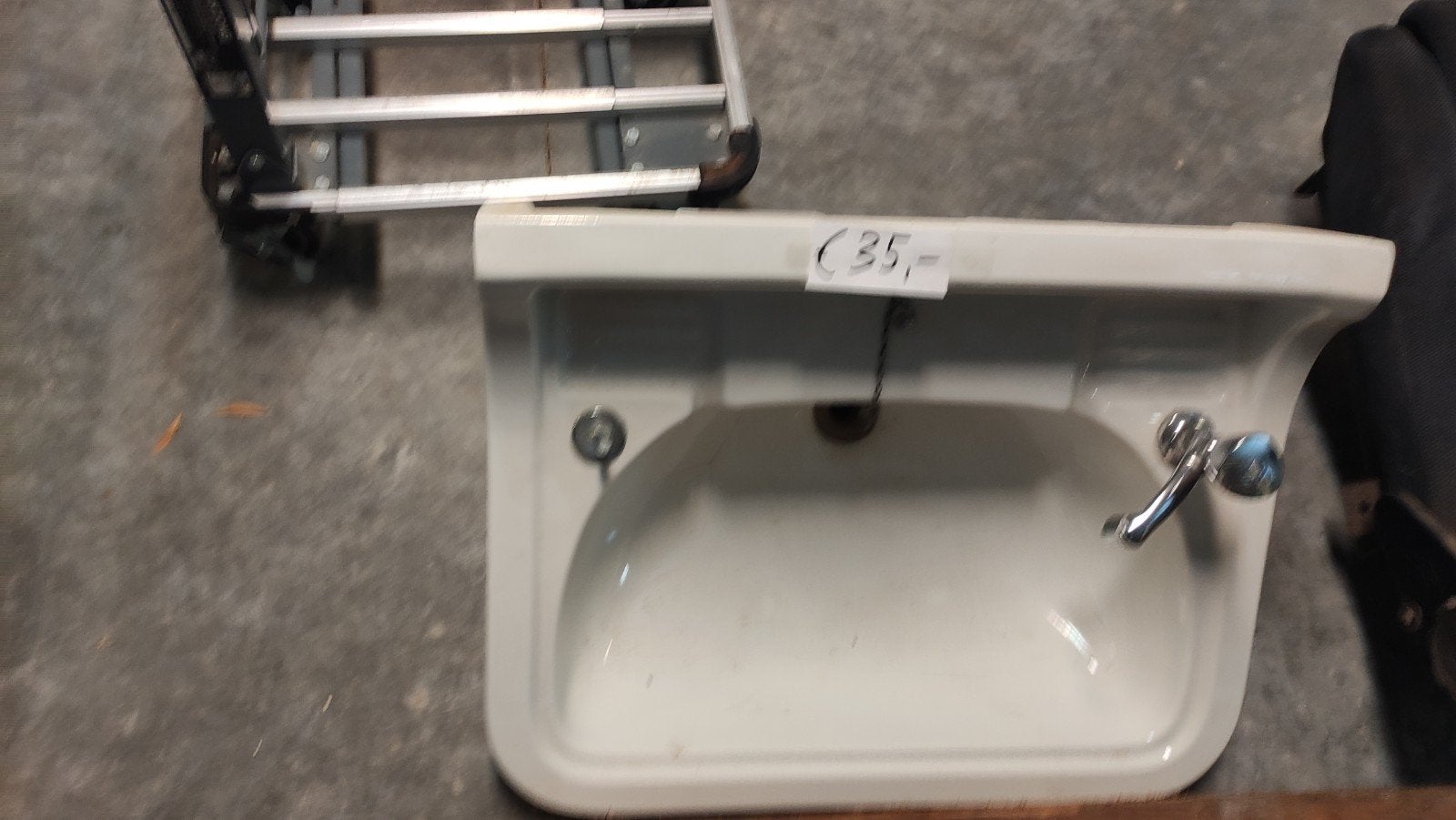 75 jarige Wastafel met kraan, Bricolage & Construction, Sanitaire, Enlèvement, Utilisé, Lavabo