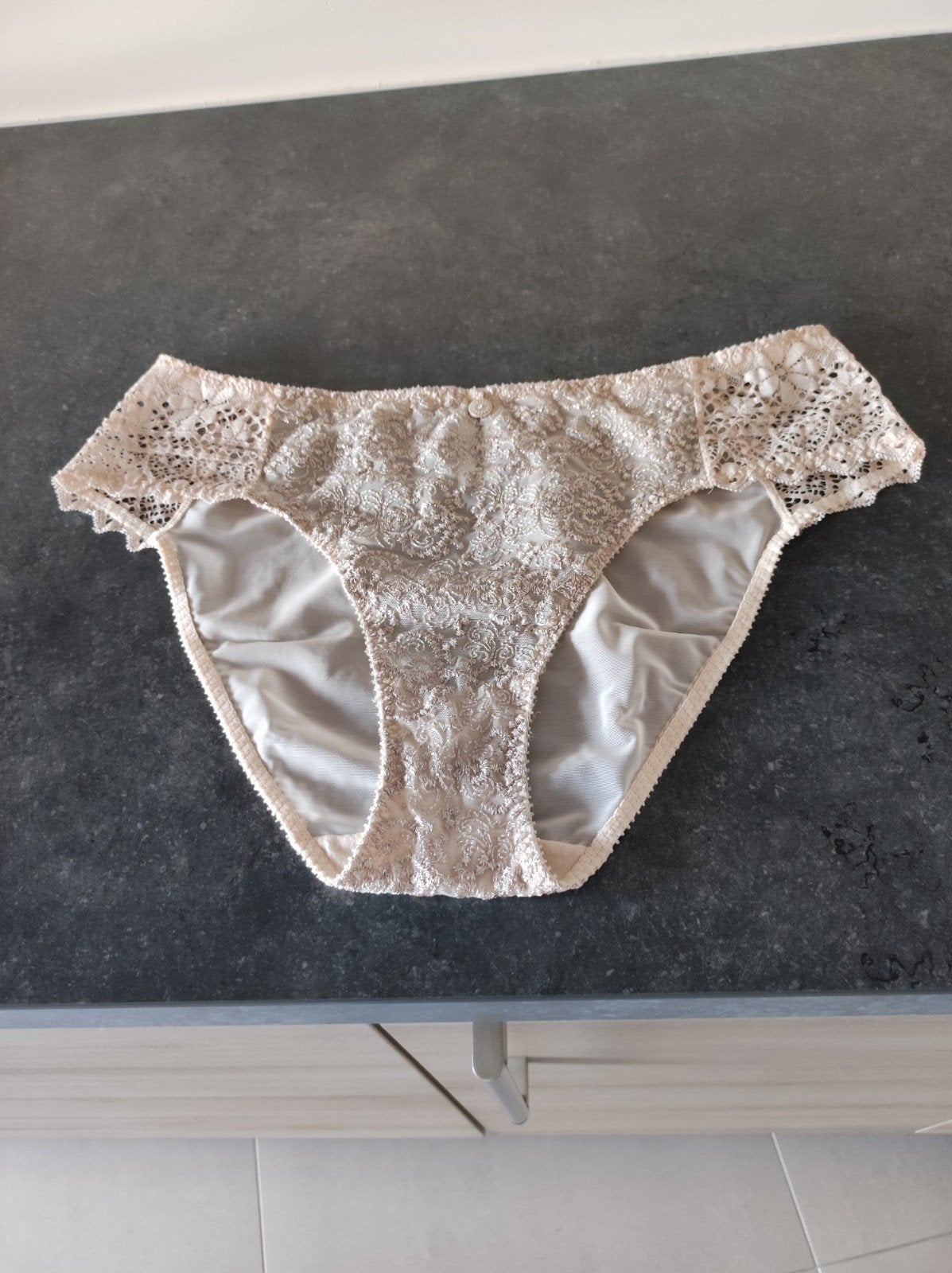 Nieuwe slip van Empreinte, maat EU 40, kleur beige-goud, Empreinte, Ophalen, Beige, Slip