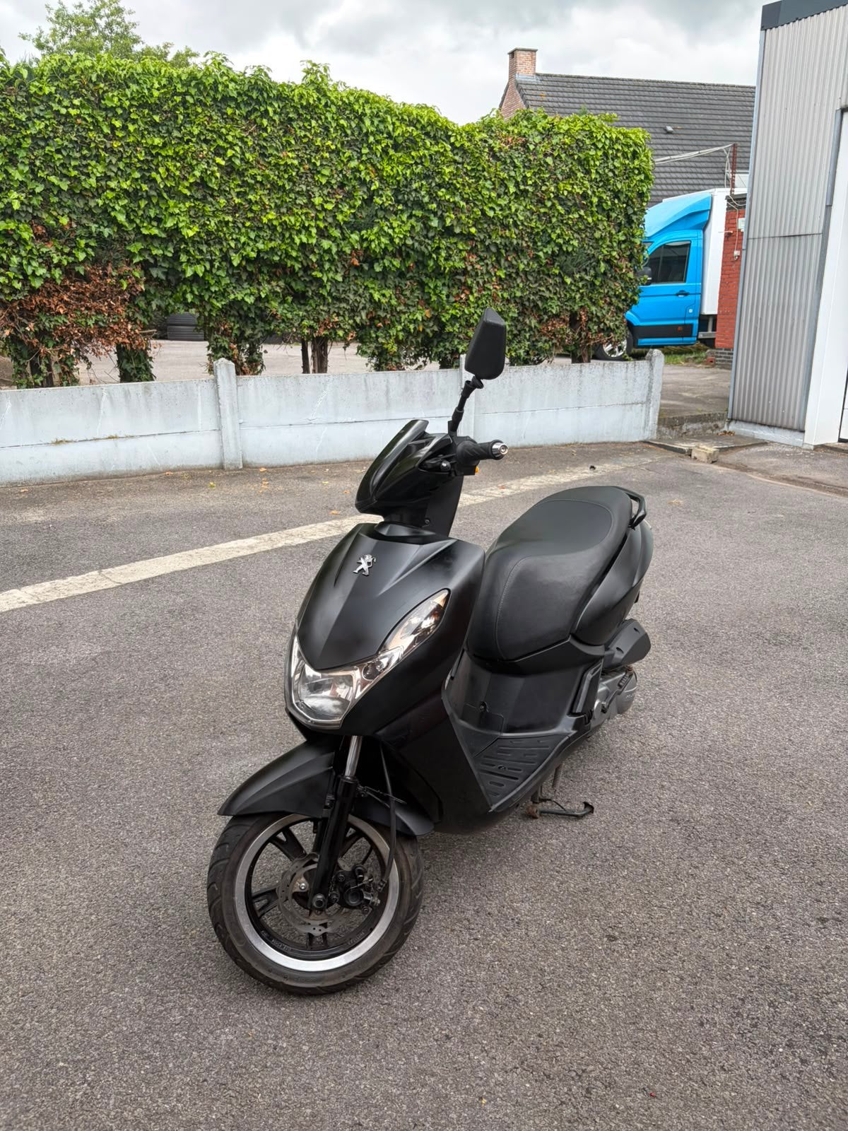 Brommer A klasse Peugeot kisbee, Fietsen en Brommers, Brommers | Peugeot, Zo goed als nieuw, Overige modellen, Klasse A (25 km/u)