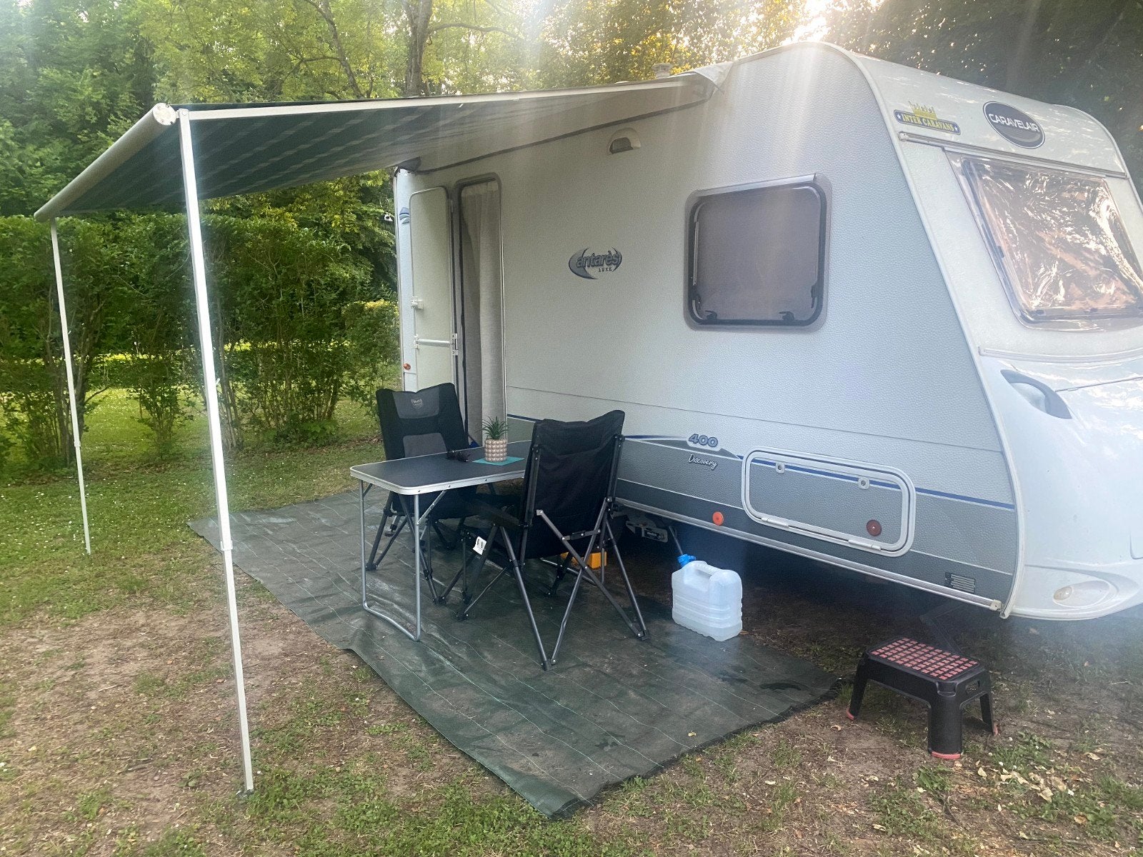 Caravelair 400 antares, Treinzit, Particulier, 4 tot 5 meter, 500 - 750 kg