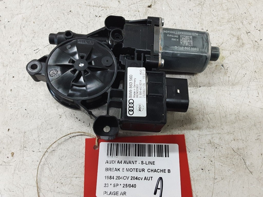 HOEDENPLANK Audi A4 Avant (B9) (01-2015/08-2020) (8W9863560), Auto-onderdelen, Interieur en Bekleding, Gebruikt, Mevr. I. Hauben