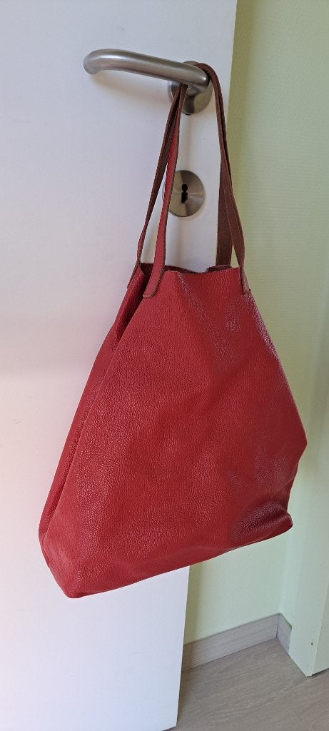 Lederen handtas, Handtassen en Accessoires, Tassen | Damestassen, Ophalen, Zo goed als nieuw, Rood, Handtas
