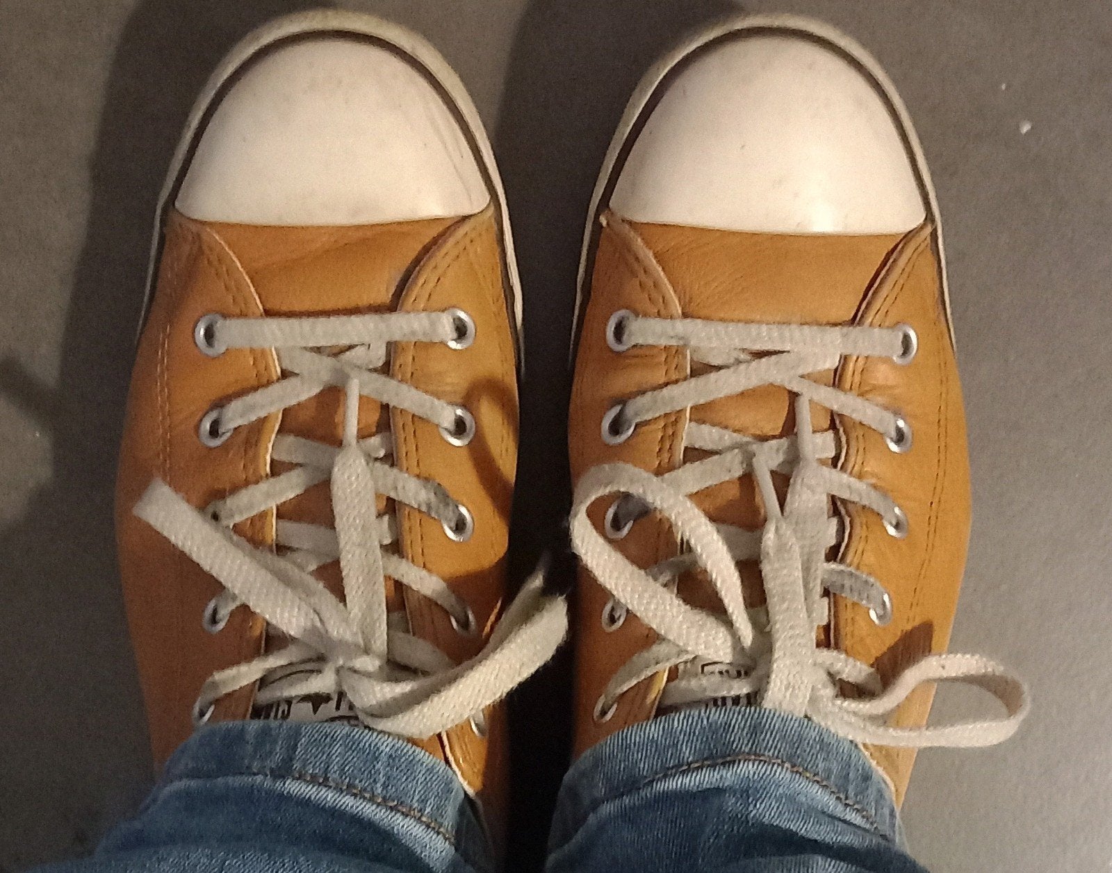 allstars - cuir beige - taille 41 -> 6€, Beige, Sneakers et Baskets, Comme neuf, Enlèvement