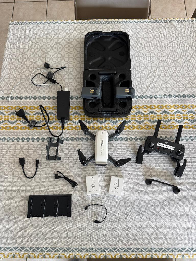 Drone DJI SPARK Blanc, Audio, Tv en Foto, Drones, Ophalen, 100 tot 1000 meter, 15 tot 30 minuten, Zo goed als nieuw
