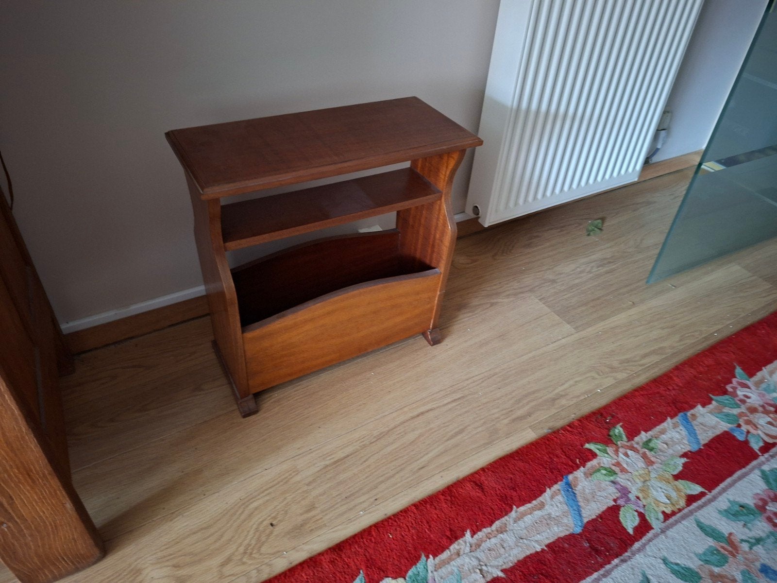 Vintage krantenrekje in massief hout, Ophalen