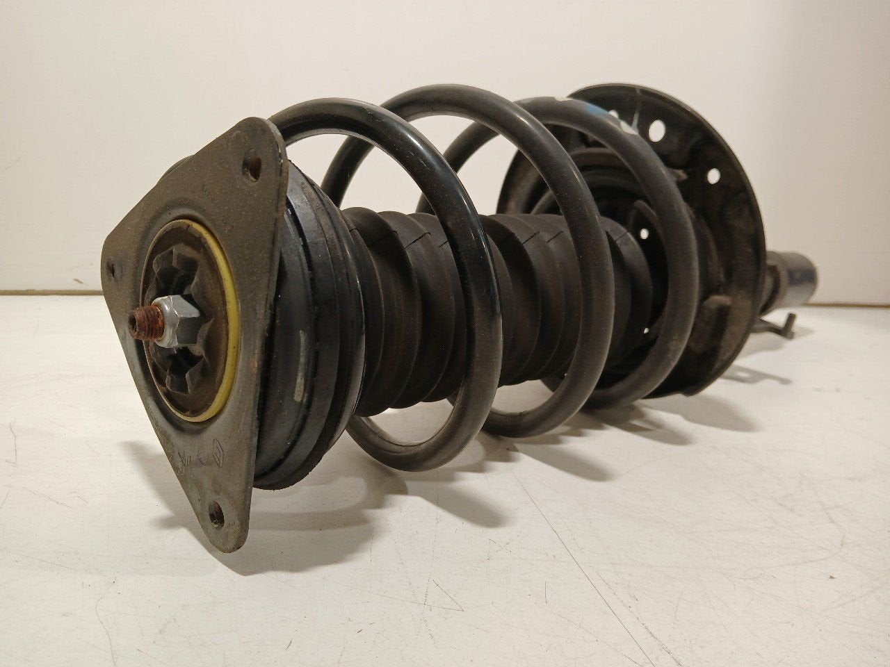 Veerpoot links voor Renault Grand Scénic, Onderdelen@venauto.nl, Van der Ven Autorecycling B.V., Gebruikt, Ettenseweg 76, 4706 PB Roosendaal, The Netherlands