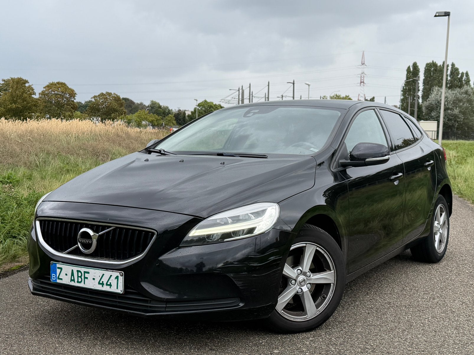 Volvo V40 2.0 d2 Kinetic 5d 88 kw 2019 • Euro 6 B/ 120 CV, Autos, Achat, Euro 6, Diesel, Particulier