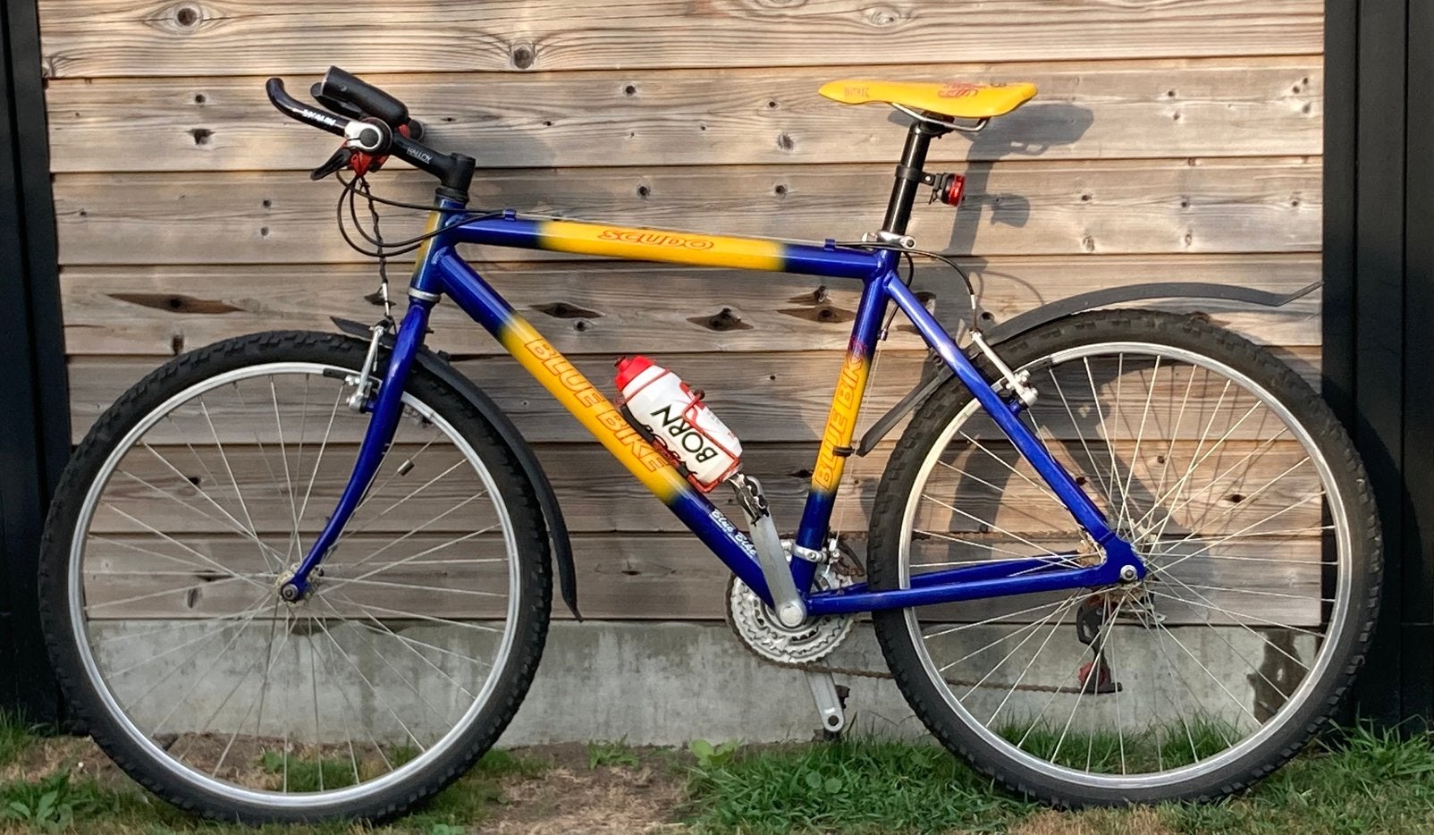 Mountainbike speciale editie, zeer weinig gebruikt, Fietsen en Brommers, Ophalen, Zo goed als nieuw