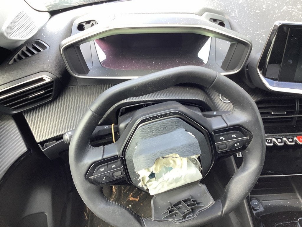 COMBINE COMMODO 208 II (UB / UH / UP) (|98369177ZD|), Kontakt-peugeot@peugeot.com, Utilisé, Peugeot Deutschland GmbH, Bahnhofsplatz
65423  Rüsselsheim, DE