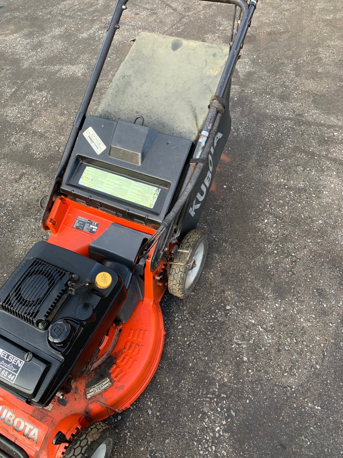 Machine à gazon Kubota Pro avec moteur Kawazaki, Jardin & Terrasse, Tondeuse rotative, Vitesses, Tondeuses à gazon à essence, Comme neuf