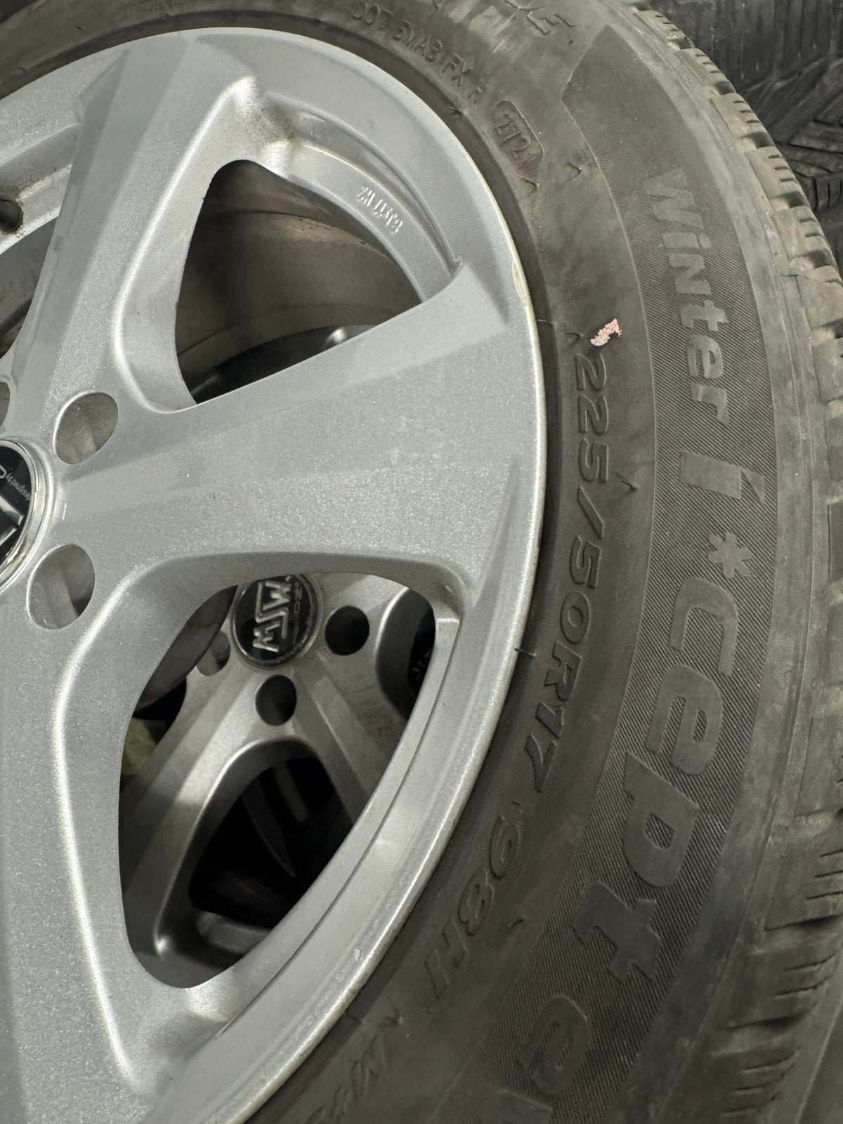 Jantes MSW 17” Audi A5 + pneus hiver 225/50 R17, Autos : Pièces & Accessoires, Pneus hiver, Enlèvement, Pneu(s), 17 pouces