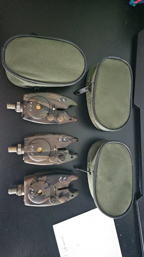 Set van 3 NGT Camo Beetmelders (VC-3) met beschermhoesjes, Watersport en Boten, Ophalen, Gebruikt, Complete set