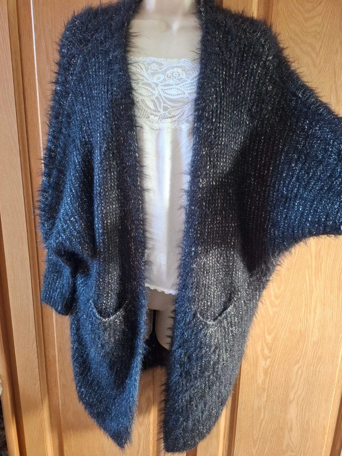 gilet mailles chaud tout doux noir blanc, Vêtements | Femmes, Azara Paris, Taille 38/40 (M), Enlèvement ou Envoi, Comme neuf