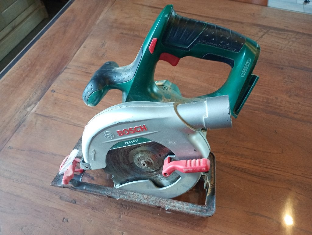 Bosch cirkelzaag accu 18 V PKS 150 18LI (excl. accu/lader), Doe-het-zelf en Bouw, Ophalen of Verzenden, Gebruikt, Cirkelzaag