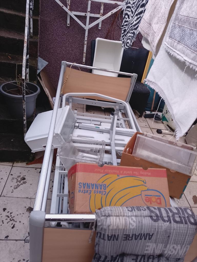 Ziekenhuisbed met afstandsbediening is gratis, Huis en Inrichting, Slaapkamer | Bedden, Ophalen of Verzenden