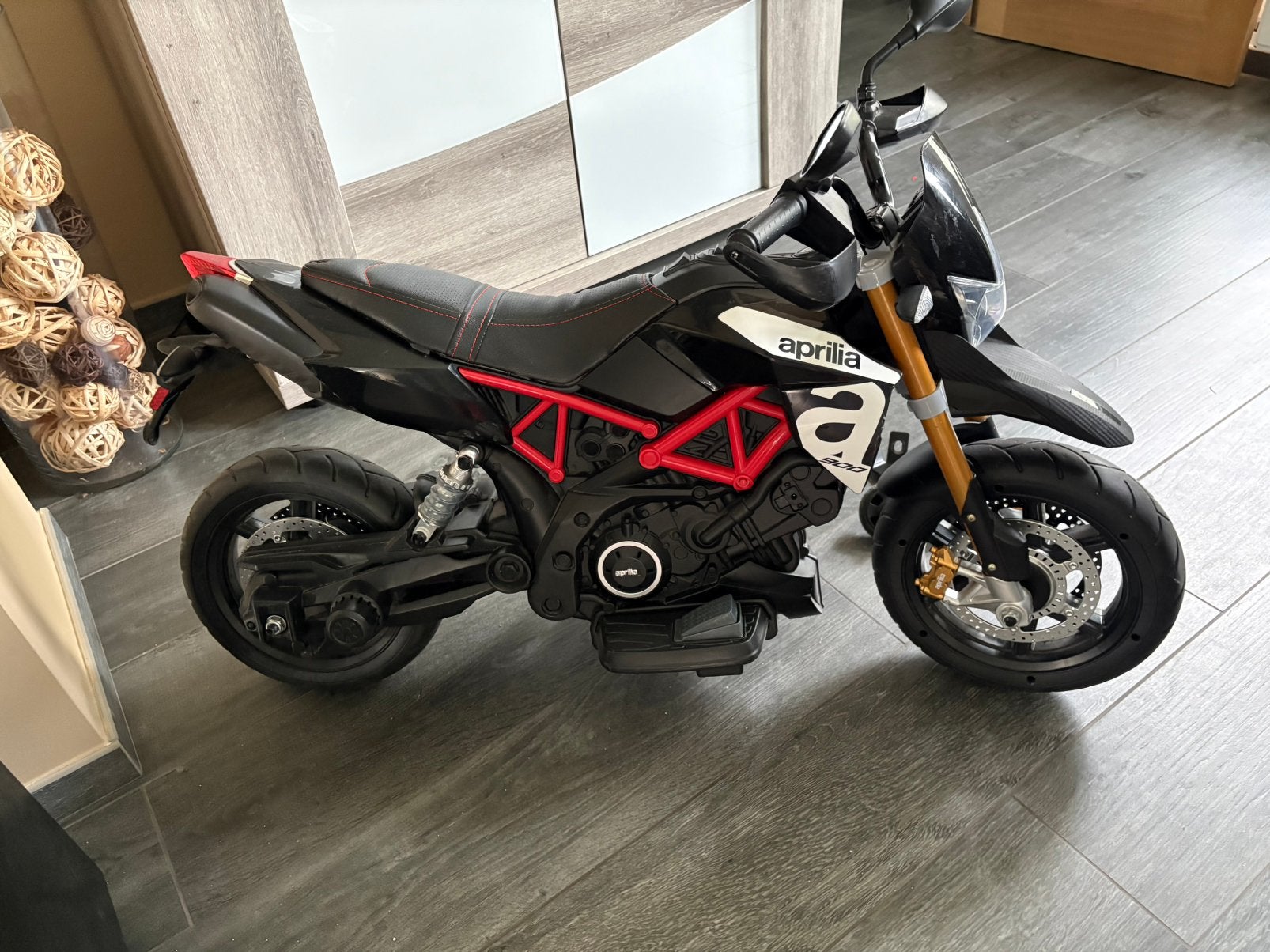 Moto pour enfant aprilia, Enfants & Bébés, Enlèvement, Utilisé