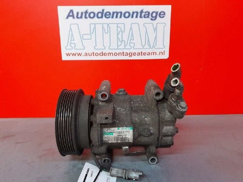 COMPRESSEUR CLIMATISATION Renault Clio III (BR / CR), Utilisé, Renault