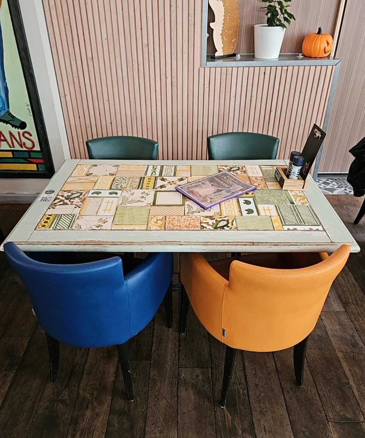 Gratis tafeis en stoelen, Ophalen of Verzenden, Zo goed als nieuw