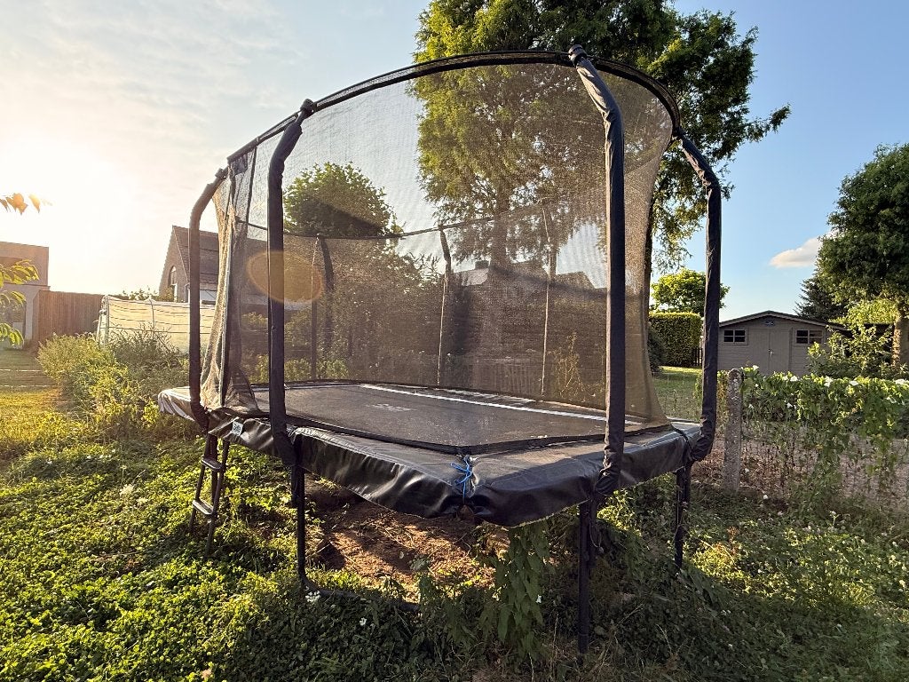 Trampoline noir Salta Premium, 396 x 244 cm, rectangulaire, Enfants & Bébés, Jouets | Extérieur | Trampolines, Enlèvement, Utilisé