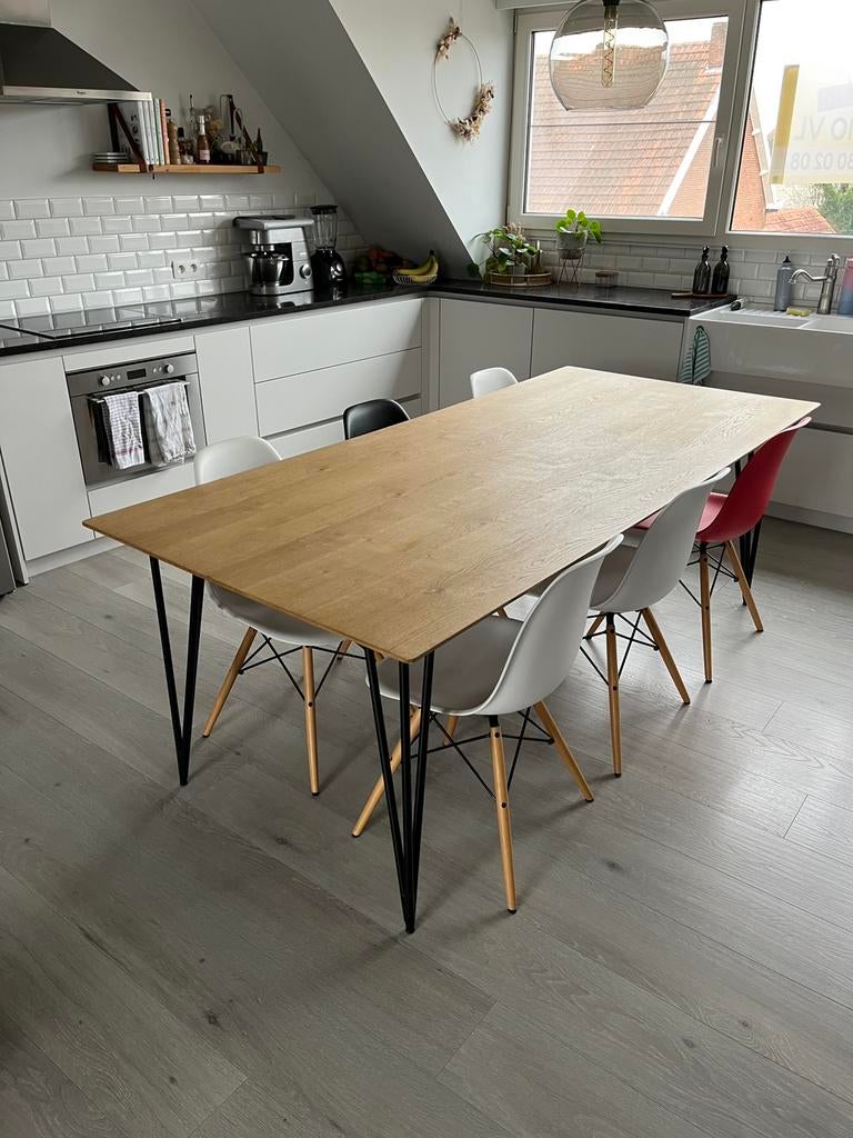 Houten tafel met zwarte poten, Huis en Inrichting, Tafels | Eettafels, Ophalen, Gebruikt, 100 tot 150 cm, Eikenhout