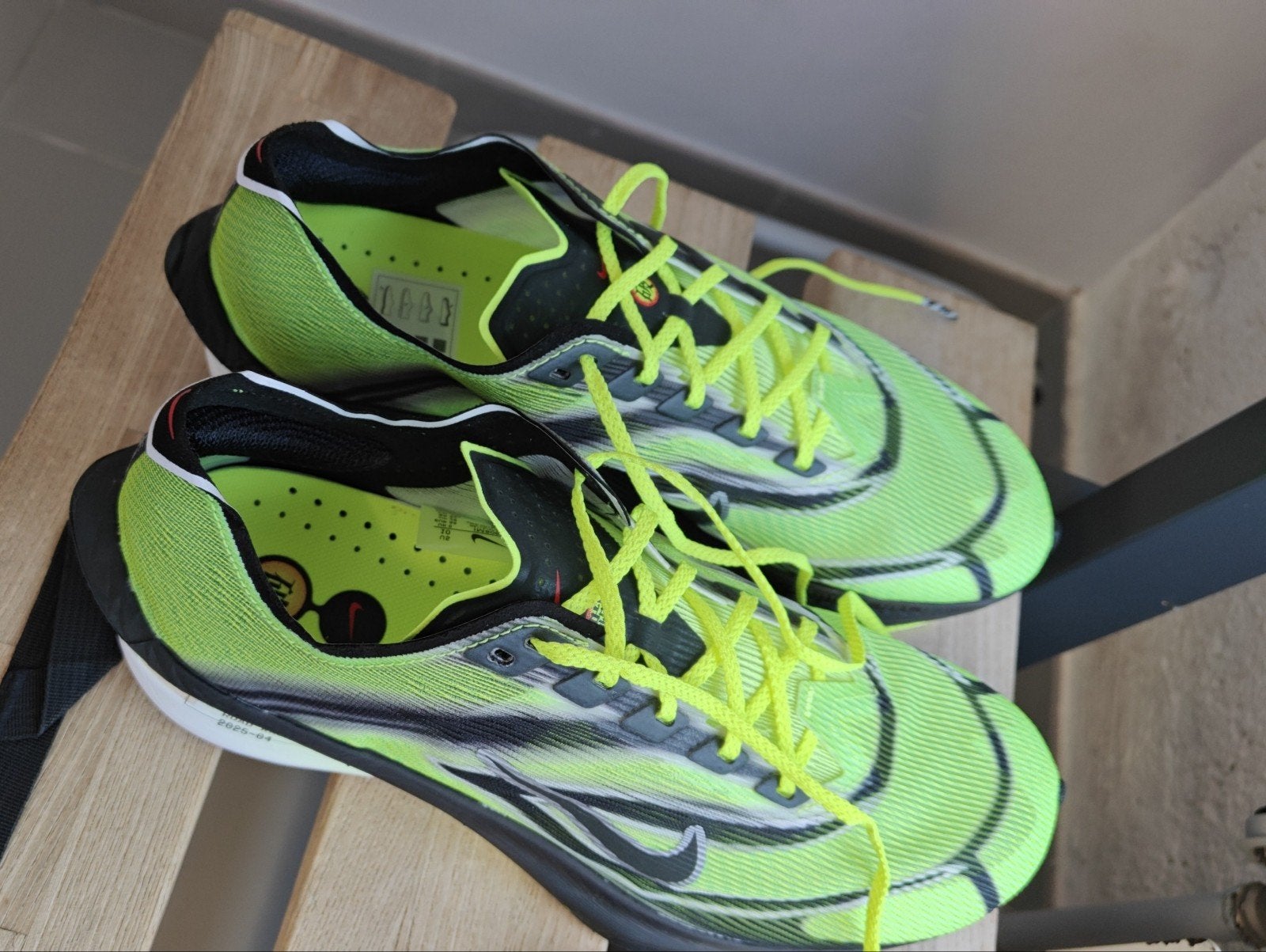 Nike vaporfly v4, Sport en Fitness, Ophalen, Zo goed als nieuw, Hardlopen, Hardloopschoenen
