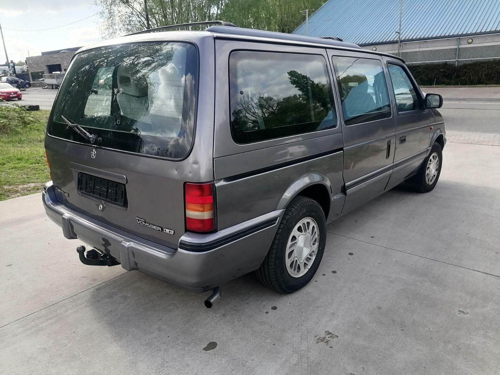 Chrysler Grand Voyager 3,3 L V6 Oldtimer 7 places, Autos, Achat, ABS, Automatique, Particulier