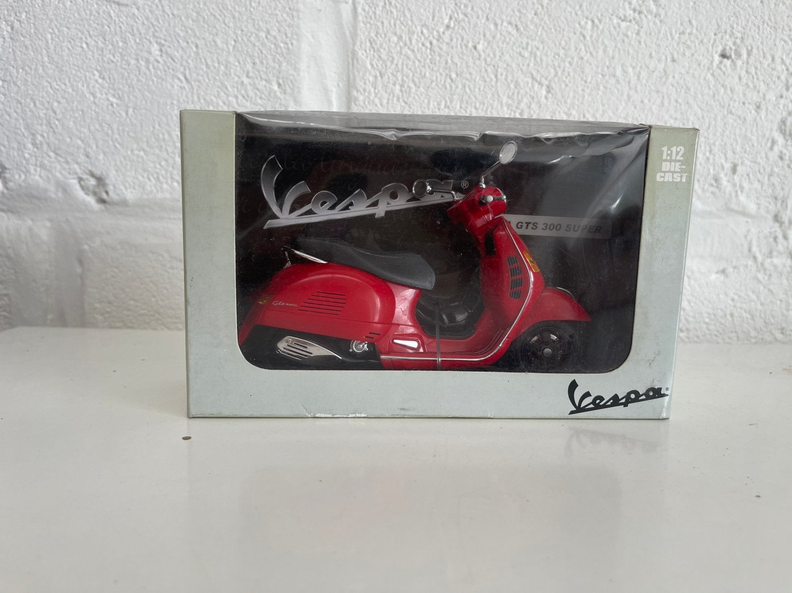 NewRay Vespa GTS 300 Super Schaalmodel 1:12 – Rood, Ophalen, Zo goed als nieuw