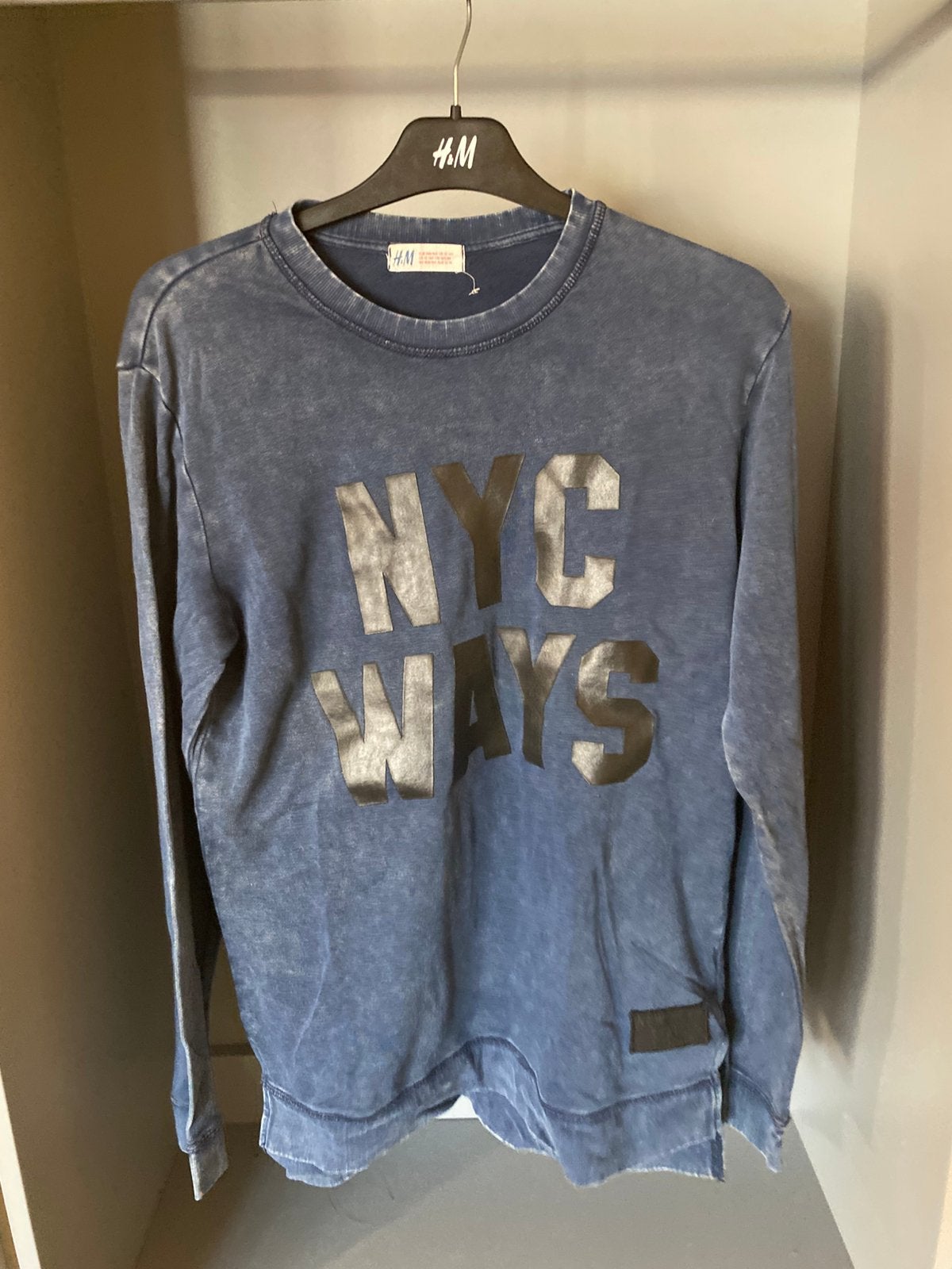 H&M Sweater Blauw Acid Wash “NYC Ways” Maat 158/164 (13-14j), Ophalen of Verzenden, Nieuw, Maat 46 (S) of kleiner, Blauw