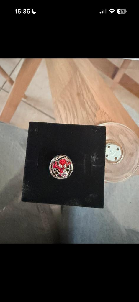 Breloque Pandora Spiderman, Neuf, Enlèvement ou Envoi, 1 bracelet à breloques, Pandora