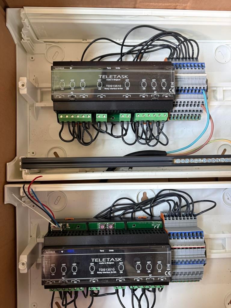 Perceel 7 x Teletask TDS13510 - Relais 8 x 16 A-ITTRE, Doe-het-zelf en Bouw, Elektriciteit en Kabels, Ophalen, Zo goed als nieuw