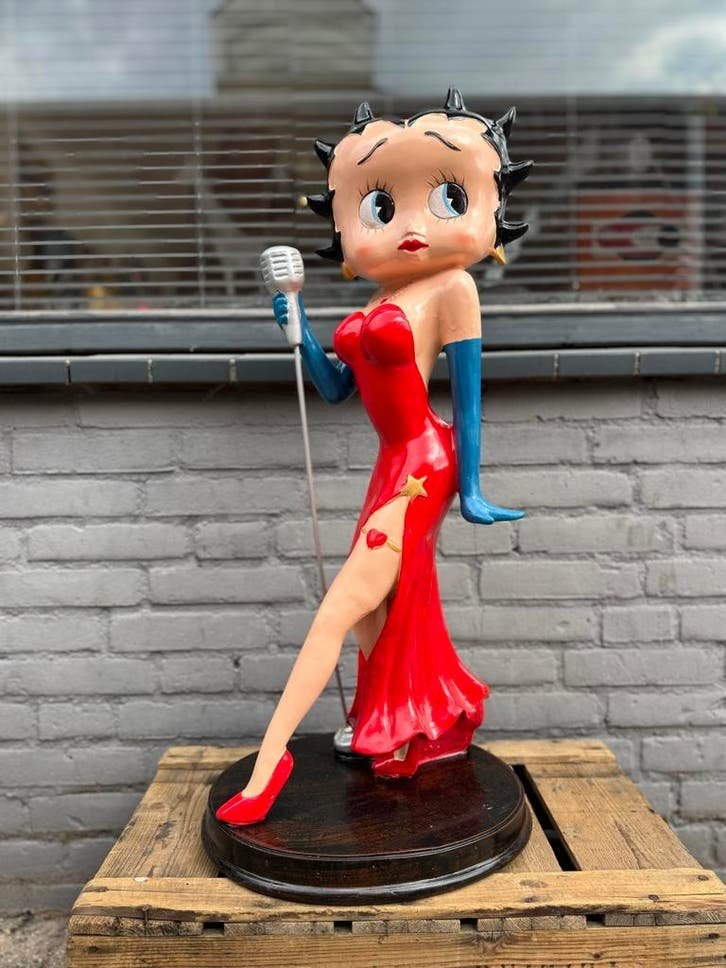 Groot Betty Boop Beeld - Zangeres in Rode Jurk