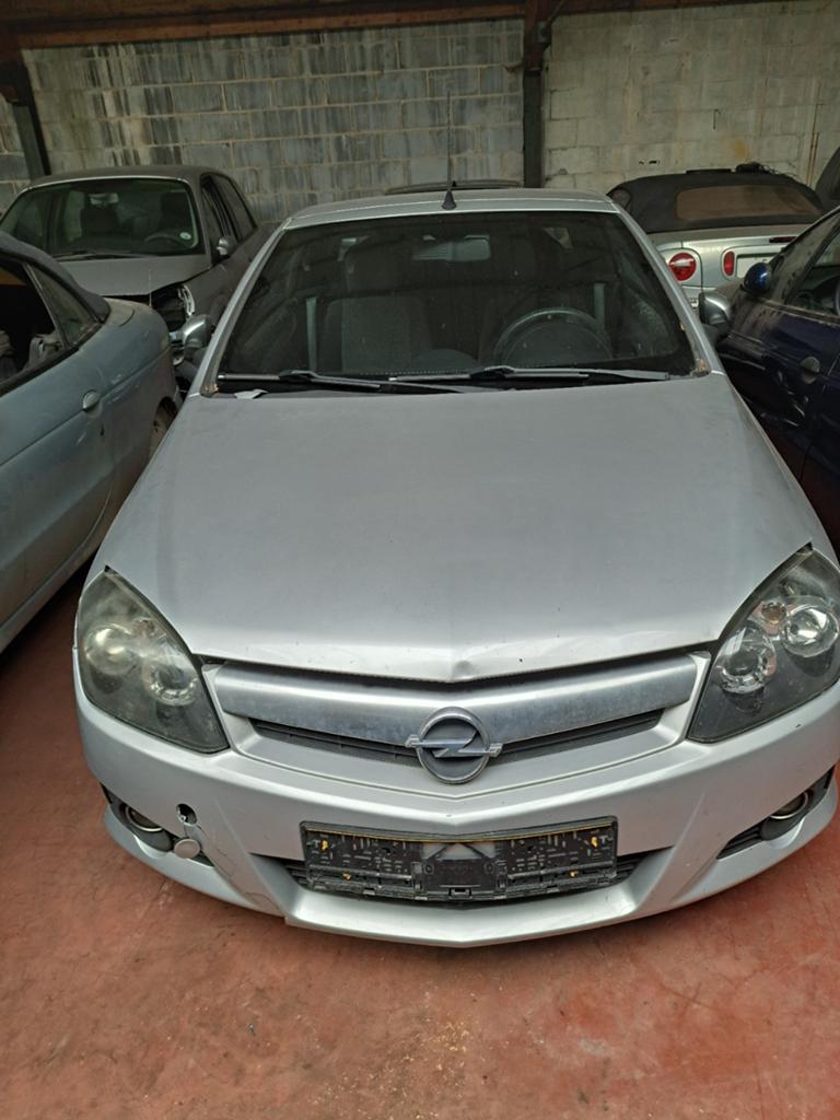 2x opel tigra cabrio, Zwart, Zwart, Opel, Particulier