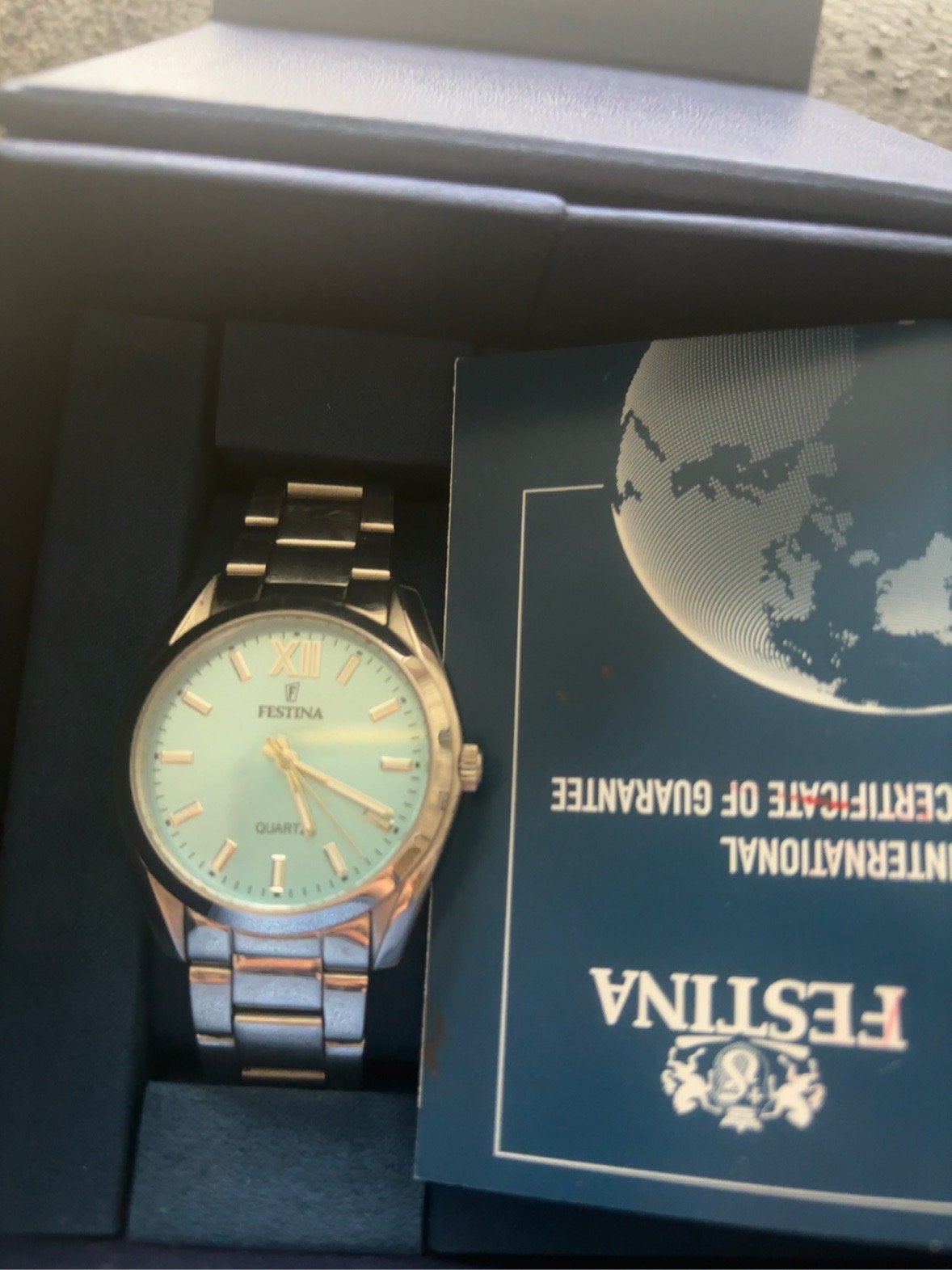 Montre festina a vendre, Enlèvement, Comme neuf
