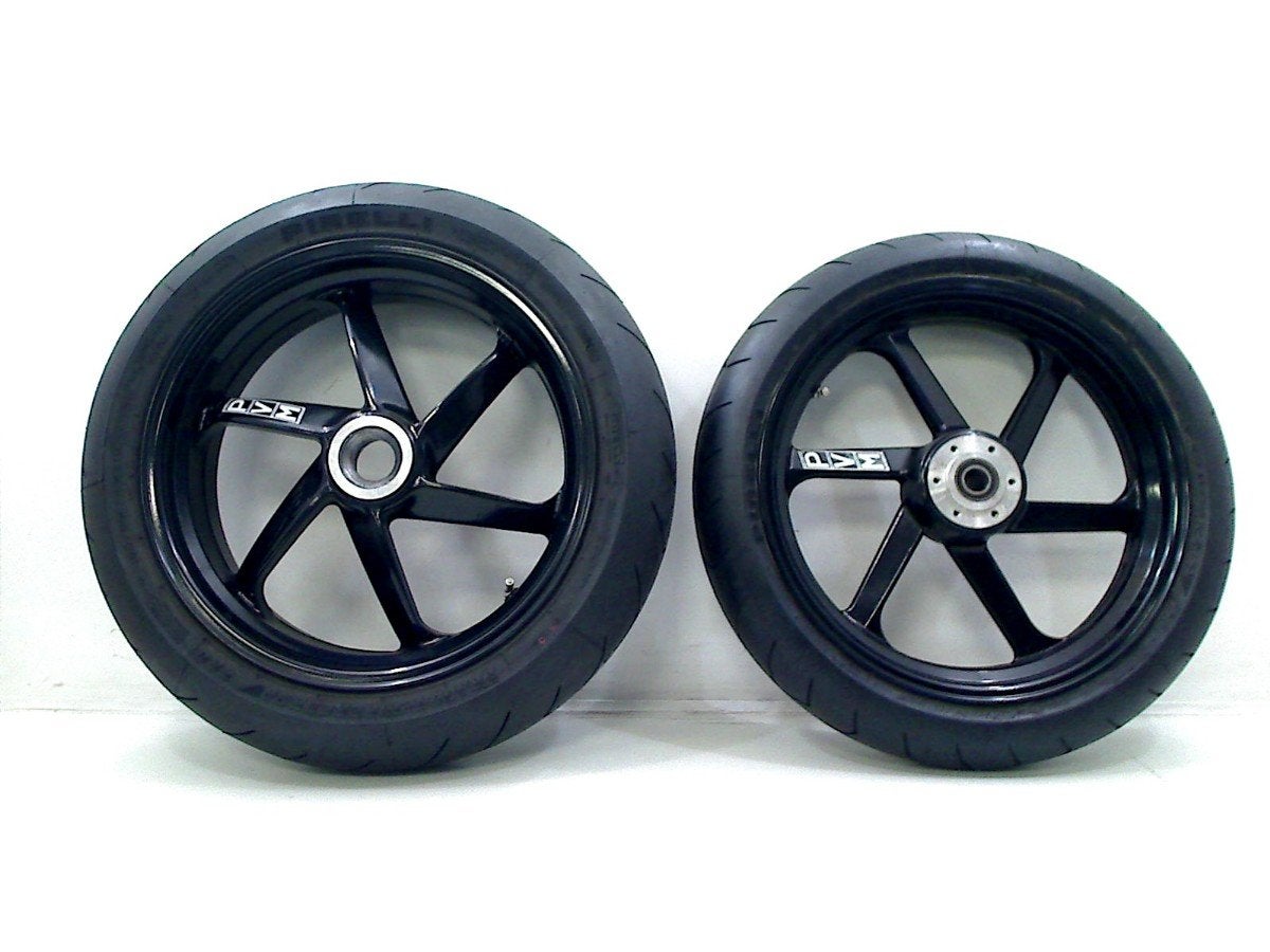 JEU DE JANTES PVM Ducati 916 (01-1970/-), Dhr. S. di Majo, Utilisé, Info@cama-motorparts.nl, P.J. Troelstraweg 8 8
3144 CX  MAASSLUIS, NL