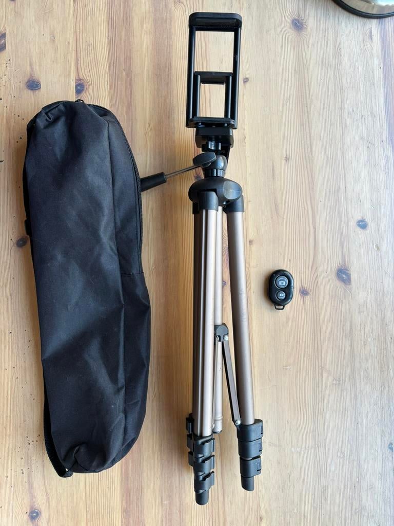 Selfiestick met bluetooth remote shutter, Enlèvement, Comme neuf, Moins de 150 cm, Trépied