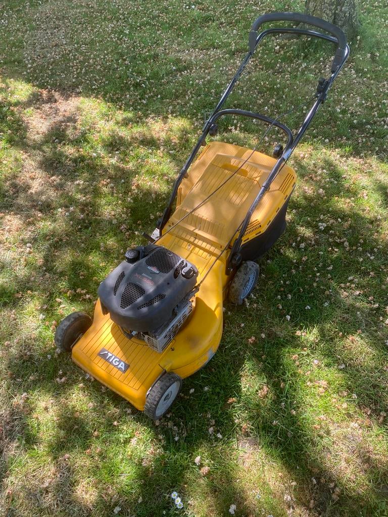 Grasmaaier Benzine Geen Zelftrekker, Tuin en Terras, Ophalen, Zo goed als nieuw, Benzine