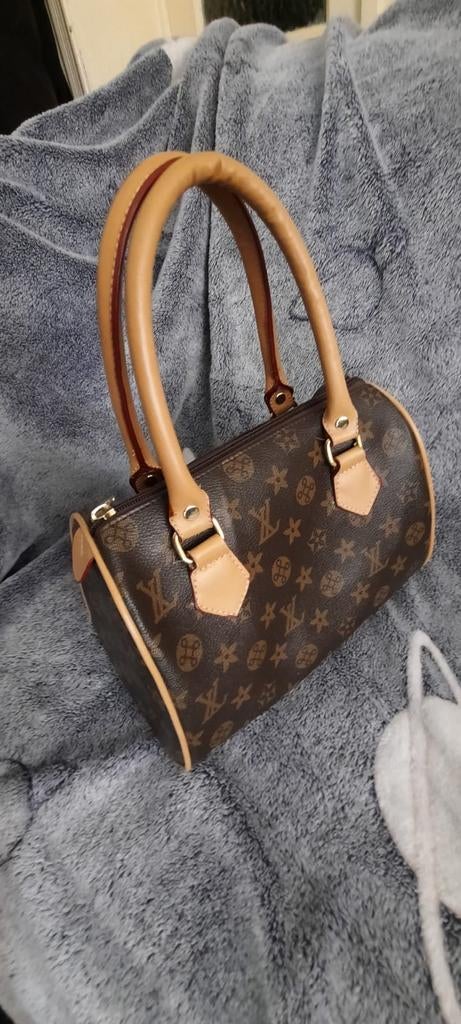 A vendre petit sac, Enlèvement