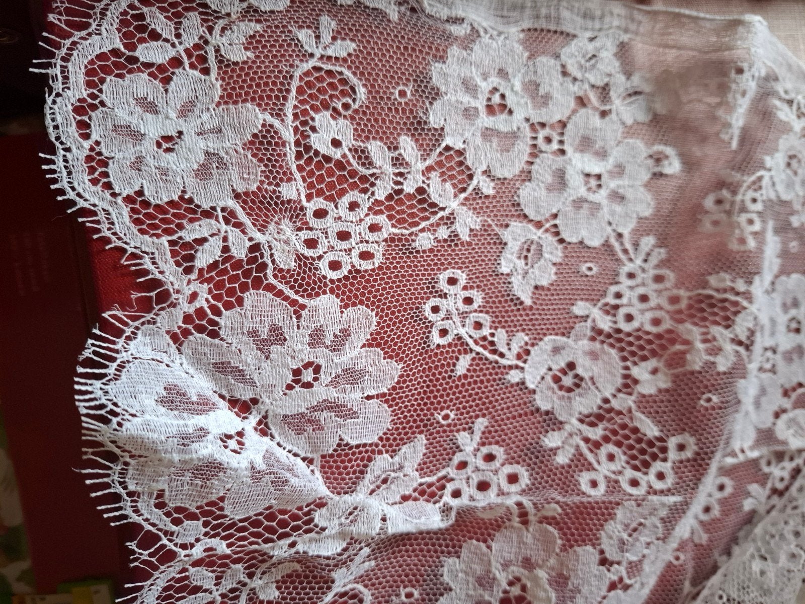 Witte kant. 4.50 m x 0.90 .NIEUW. Bieden., Antiek en Kunst, Ophalen