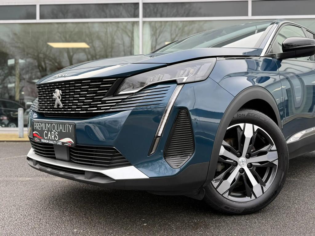 Peugeot 3008 AUTOMATIQUE / CUIR / CARPLAY / CAMÉRA / NAVIGA, Autos, Cuir, Achat, Euro 6, Carnet d'entretien
