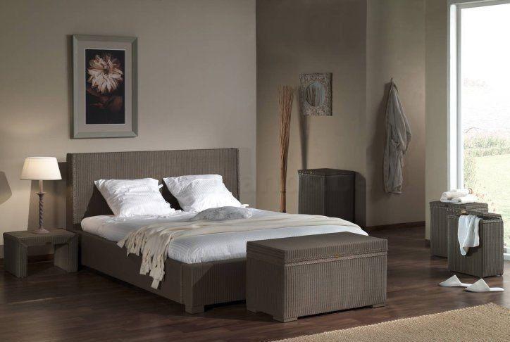 Nieuw rotan bed 1,60 m met 2 nachttafels 200 euro per stuk, Huis en Inrichting, Slaapkamer | Bedden, Ophalen, Nieuw