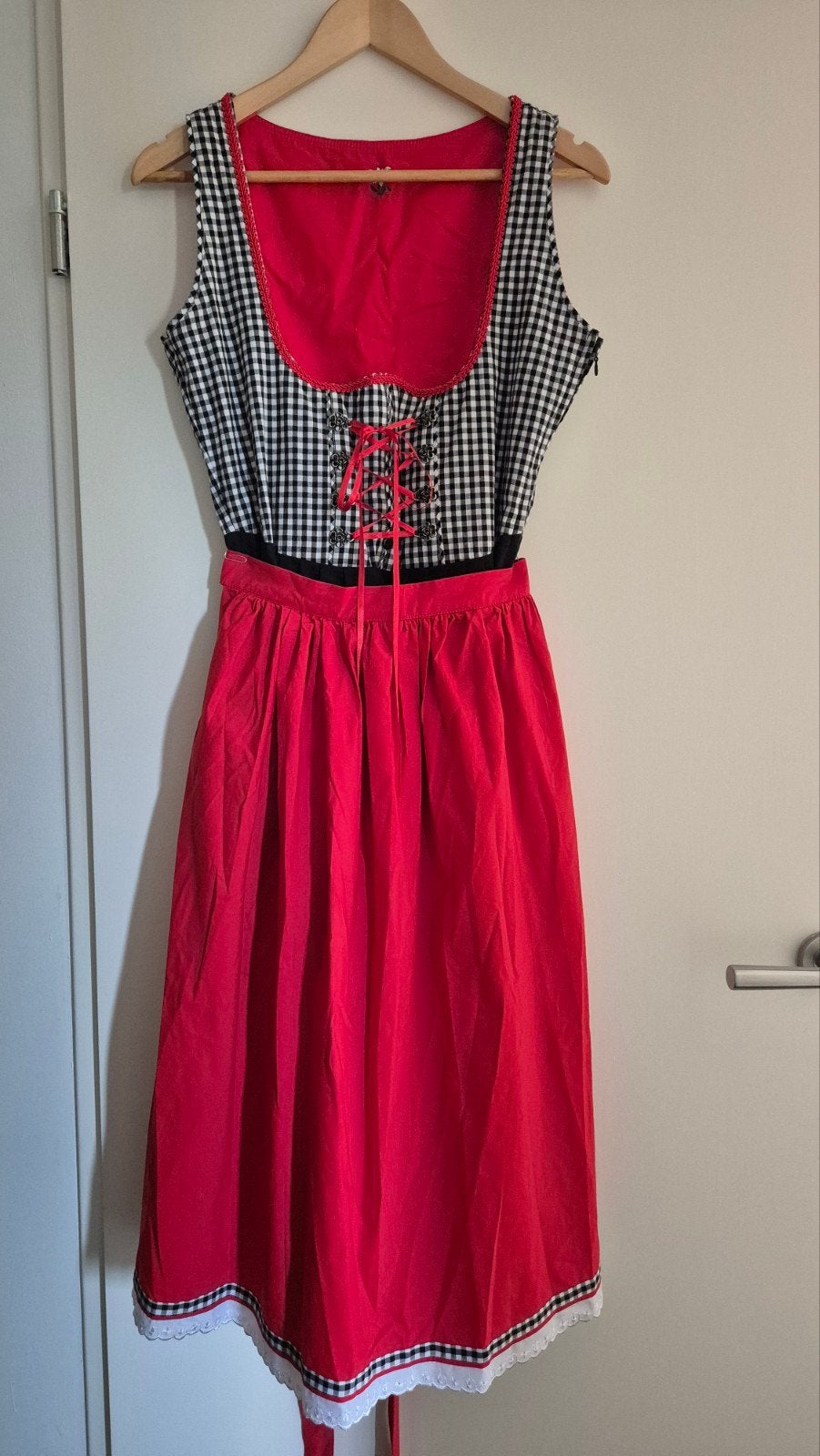 Oktoberfest Dirndl Jurk - Maat M, Ophalen, Zo goed als nieuw, Maat 38/40 (M), Kleding