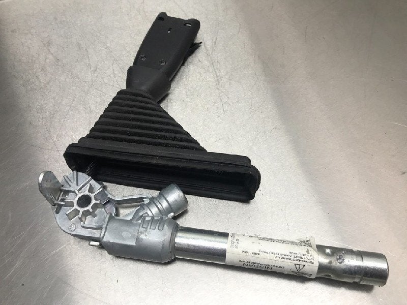 GORDELSLOT LINKS VOOR Nissan Qashqai (J10) (11-2006/01-2014), Auto-onderdelen, Gebruikt, Nissan