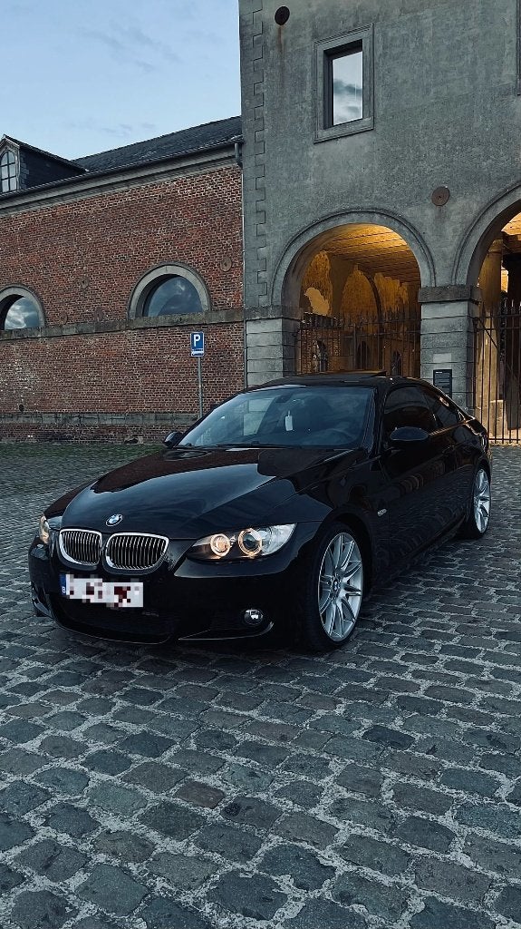 BMW 325i Pack M / Individual, Autos, Cuir, Carnet d'entretien, 6 cylindres, Automatique