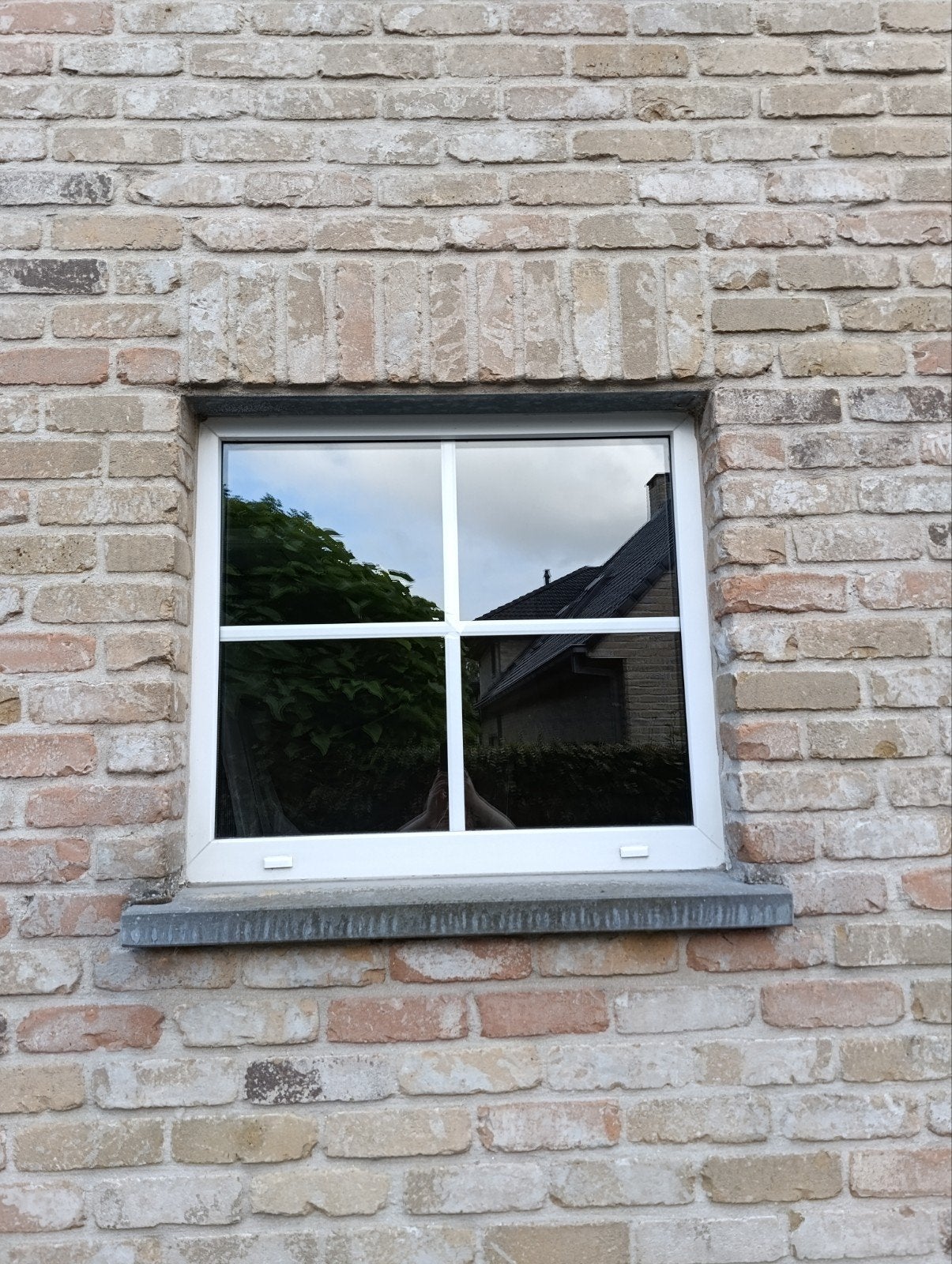 Vast wit PVC raam met onderverdeling 94x82, Kunststof, Gebruikt, Raamkozijn, Inclusief glas